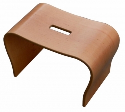 Designová stolička ohýbaná, podýhovaná, dezén olše, rozměr 45x25x28cm 
